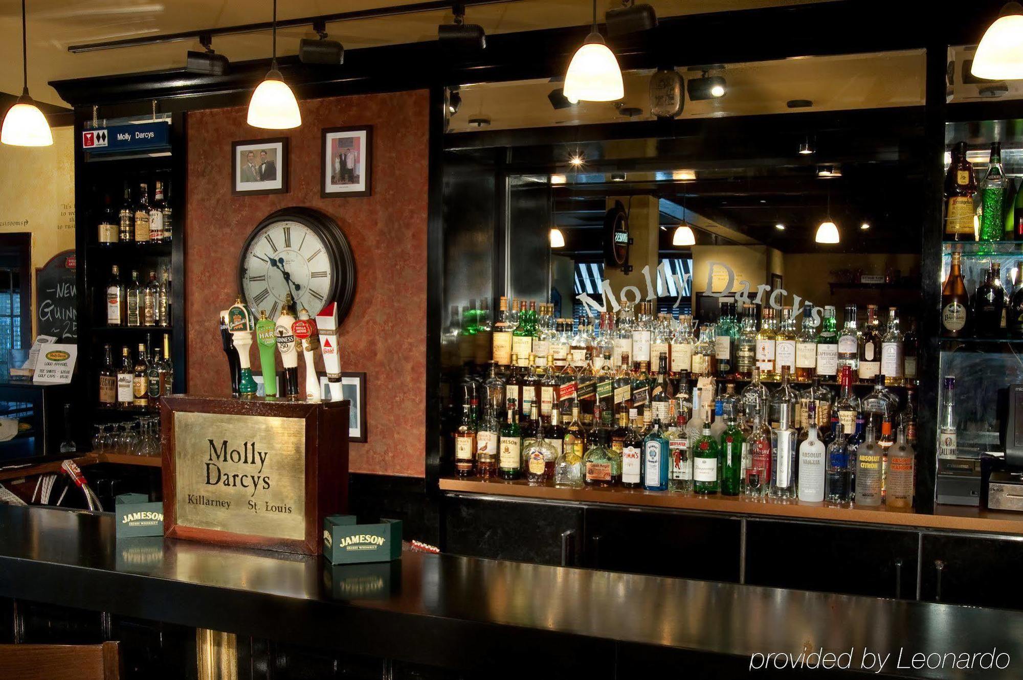 Seven Gables Inn, St Louis West, A Tribute Portfolio Hotel Clayton Restaurace fotografie